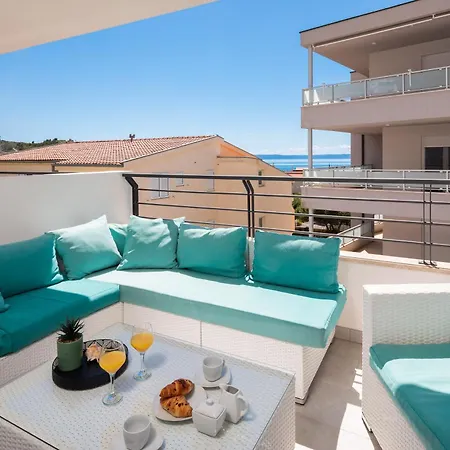 Apartment Elvin With Sea View Promajna