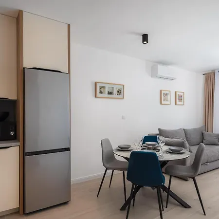 Elvin With Sea View *