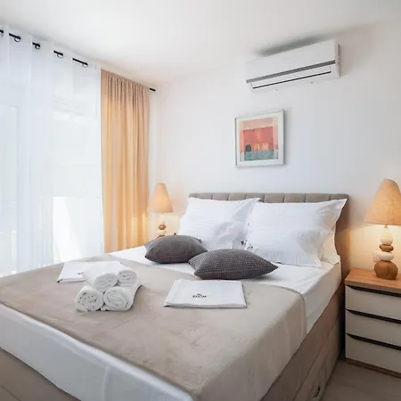 Elvin With Sea View アパート