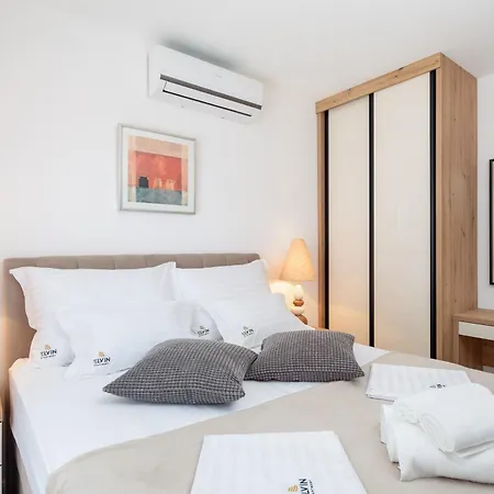 Elvin With Sea View * プロマイナ