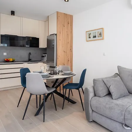 Elvin With Sea View アパート プロマイナ