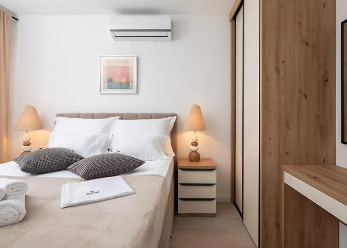 Elvin With Sea View Apartment *