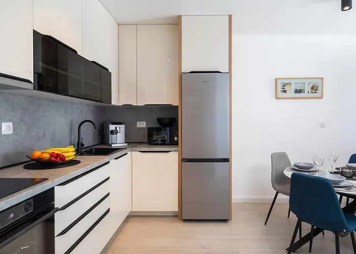 Elvin With Sea View Apartment *