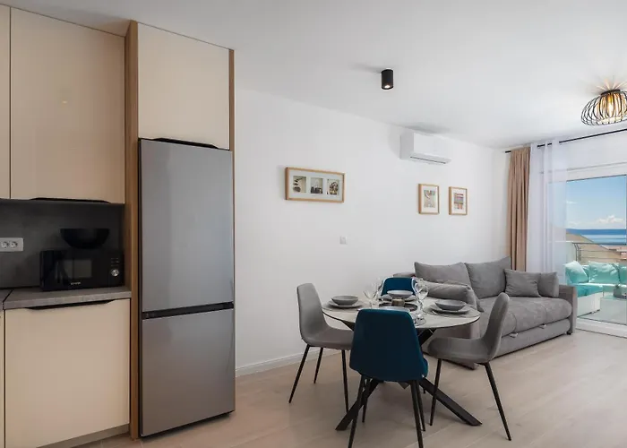 Elvin With Sea View *