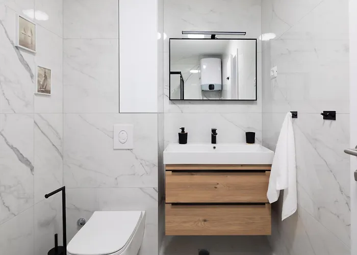 Elvin With Sea View Apartment