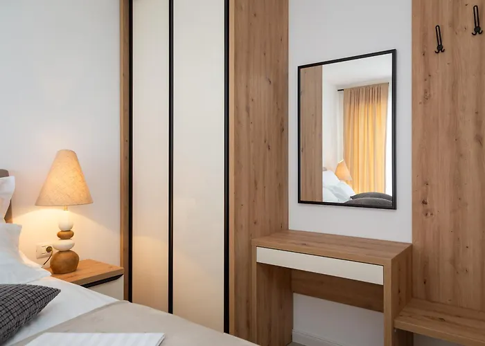 Elvin With Sea View Apartment *