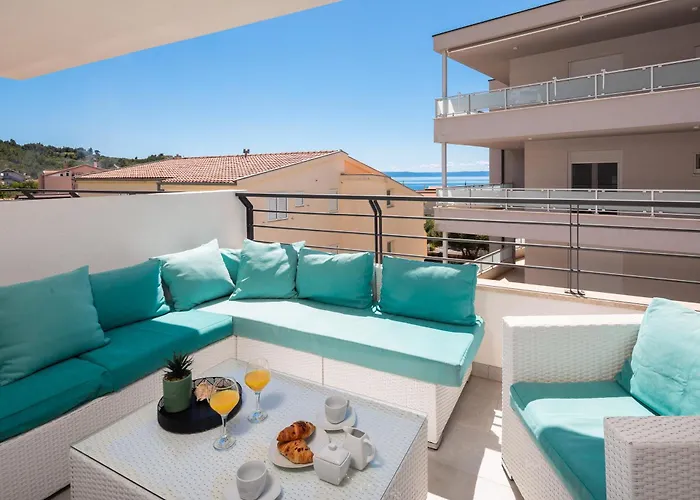 Apartment Elvin With Sea View Promajna