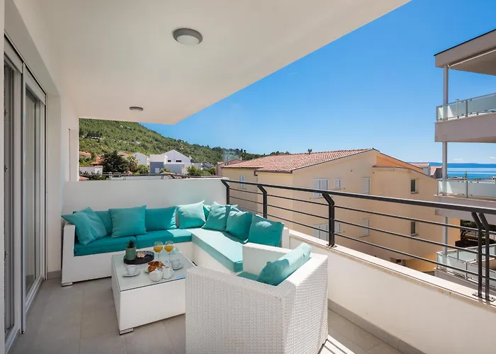 Elvin With Sea View Apartment *